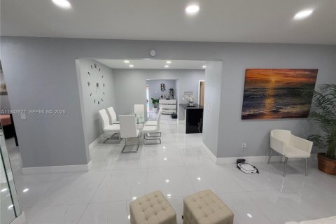 Villa ou maison à vendre à Hialeah, Floride: 2 chambres, 118.26 m2 № 2281597 - photo 22