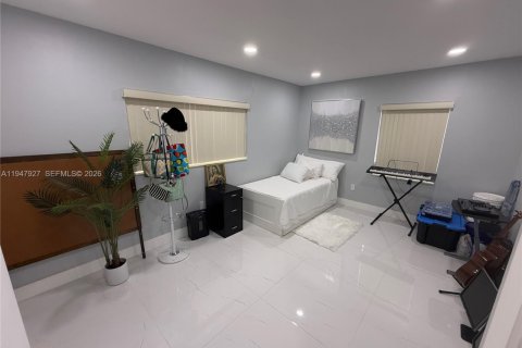 Villa ou maison à vendre à Hialeah, Floride: 2 chambres, 118.26 m2 № 2281597 - photo 8