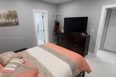 Villa ou maison à vendre à Hialeah, Floride: 2 chambres, 118.26 m2 № 2281597 - photo 12