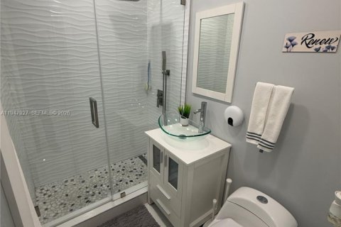 Villa ou maison à vendre à Hialeah, Floride: 2 chambres, 118.26 m2 № 2281597 - photo 18
