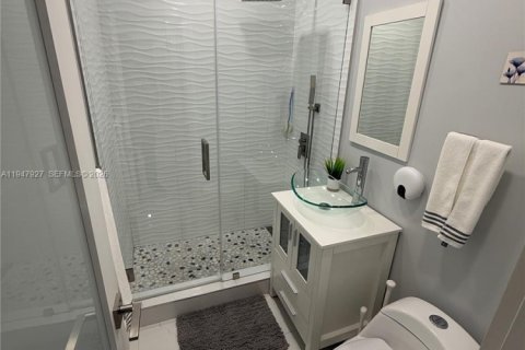 Villa ou maison à vendre à Hialeah, Floride: 2 chambres, 118.26 m2 № 2281597 - photo 16