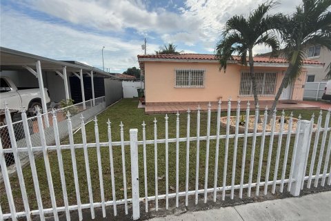 Villa ou maison à vendre à Hialeah, Floride: 2 chambres, 118.26 m2 № 2281597 - photo 3
