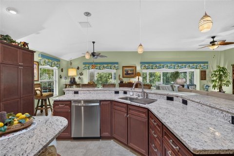 House in The Villages, Florida 3 bedrooms, 215.44 sq.m. № 2427086 - photo 30