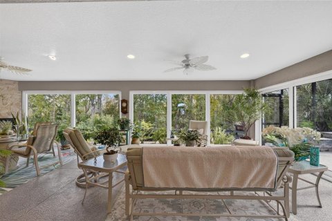 House in The Villages, Florida 3 bedrooms, 215.44 sq.m. № 2427086 - photo 6