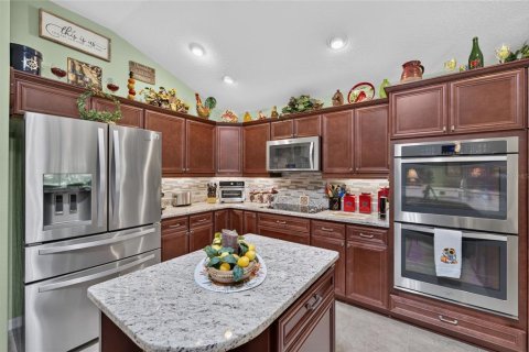 House in The Villages, Florida 3 bedrooms, 215.44 sq.m. № 2427086 - photo 27
