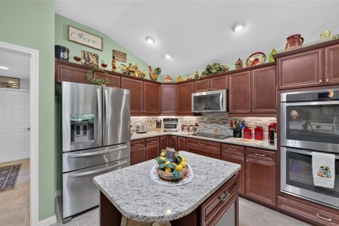 House in The Villages, Florida 3 bedrooms, 215.44 sq.m. № 2427086 - photo 28