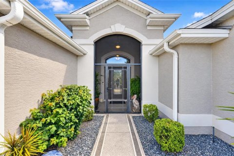 House in The Villages, Florida 3 bedrooms, 215.44 sq.m. № 2427086 - photo 11