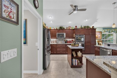 House in The Villages, Florida 3 bedrooms, 215.44 sq.m. № 2427086 - photo 23