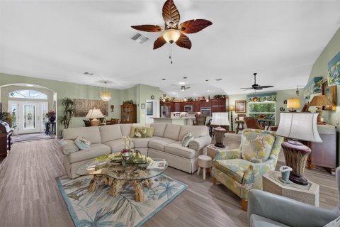 House in The Villages, Florida 3 bedrooms, 215.44 sq.m. № 2427086 - photo 20
