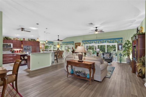House in The Villages, Florida 3 bedrooms, 215.44 sq.m. № 2427086 - photo 15