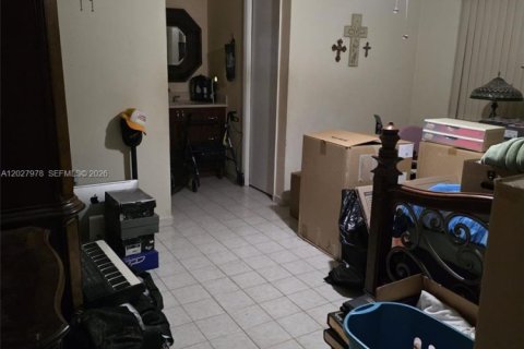 Villa ou maison à vendre à Hialeah, Floride: 5 chambres, 228.73 m2 № 2078760 - photo 7