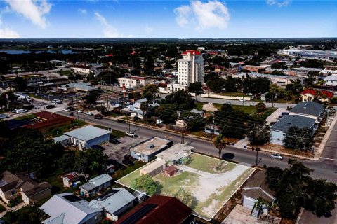 Купить коммерческую недвижимость в Хейнс-Сити, Флорида 78.04м2, № 2202028 - фото 21