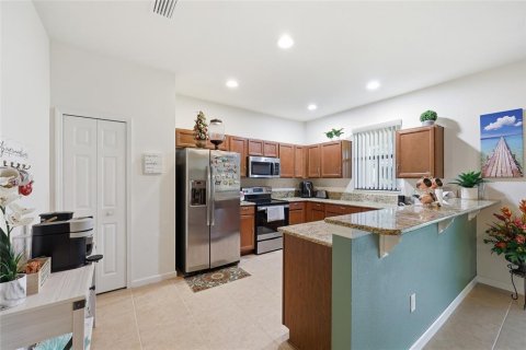 Townhouse in Orlando, Florida 4 bedrooms, 182.83 sq.m. № 2234858 - photo 14