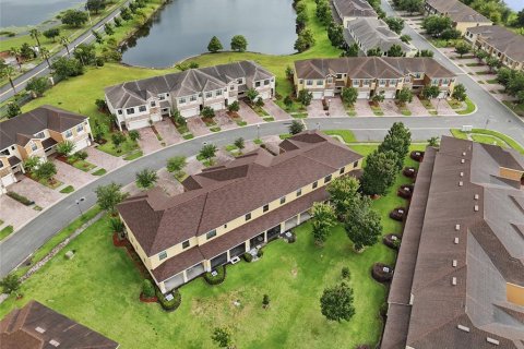Townhouse in Orlando, Florida 4 bedrooms, 182.83 sq.m. № 2234858 - photo 4