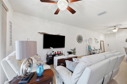 Townhouse in Orlando, Florida 4 bedrooms, 182.83 sq.m. № 2234858 - photo 11