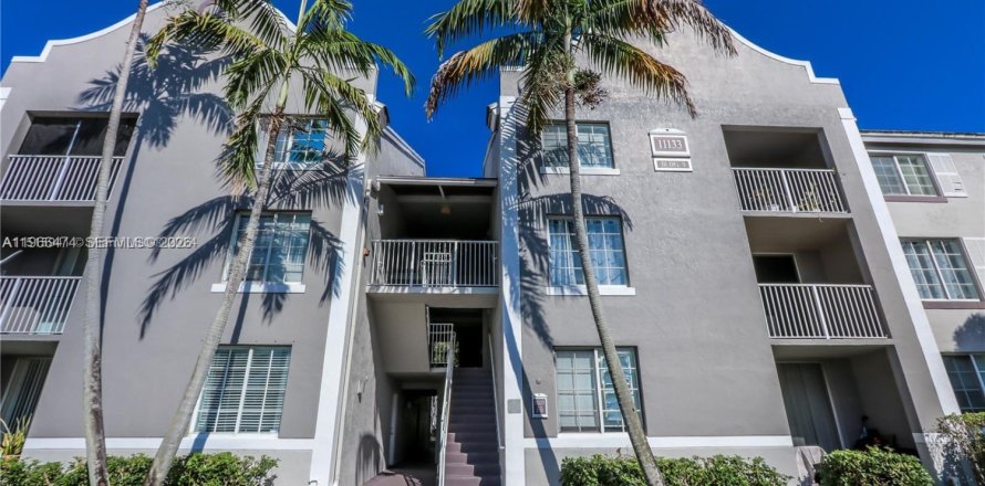 Condo à Pembroke Pines, Floride, 2 chambres  № 2042101