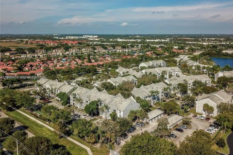 Copropriété à vendre à Pembroke Pines, Floride: 2 chambres, 98.29 m2 № 2042101 - photo 6