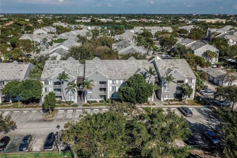 Copropriété à vendre à Pembroke Pines, Floride: 2 chambres, 98.29 m2 № 2042101 - photo 8
