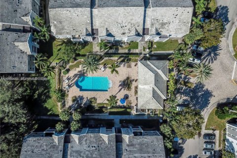 Copropriété à vendre à Pembroke Pines, Floride: 2 chambres, 98.29 m2 № 2042101 - photo 7
