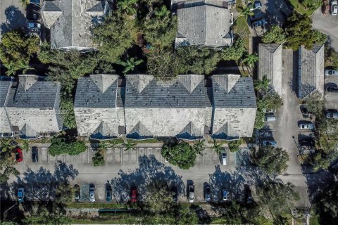 Copropriété à vendre à Pembroke Pines, Floride: 2 chambres, 98.29 m2 № 2042101 - photo 5