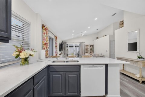 Villa ou maison à vendre à Palm Beach Gardens, Floride: 2 chambres, 109.07 m2 № 2415771 - photo 16