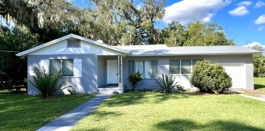 House in Palatka, Florida 3 bedrooms, 125.51 sq.m. № 801396