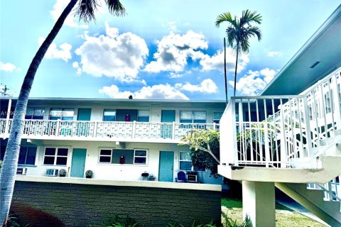 Снять в аренду кондоминиум в Холливуд, Флорида 2 спальни, 78.97м2, № 2025563 - фото 10