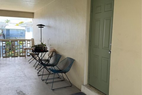 Снять в аренду кондоминиум в Холливуд, Флорида 2 спальни, 78.97м2, № 2025563 - фото 12