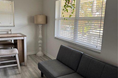 Снять в аренду кондоминиум в Холливуд, Флорида 2 спальни, 78.97м2, № 2025563 - фото 21