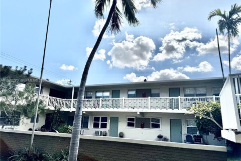 Снять в аренду кондоминиум в Холливуд, Флорида 2 спальни, 78.97м2, № 2025563 - фото 16