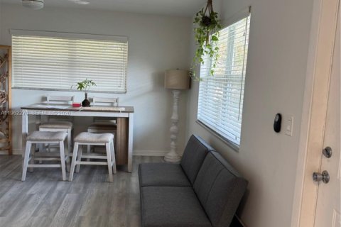 Снять в аренду кондоминиум в Холливуд, Флорида 2 спальни, 78.97м2, № 2025563 - фото 9