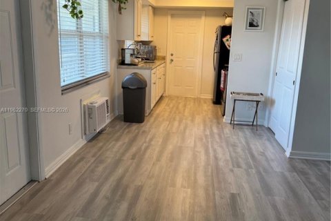 Снять в аренду кондоминиум в Холливуд, Флорида 2 спальни, 78.97м2, № 2025563 - фото 19