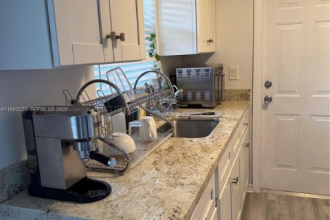 Снять в аренду кондоминиум в Холливуд, Флорида 2 спальни, 78.97м2, № 2025563 - фото 30