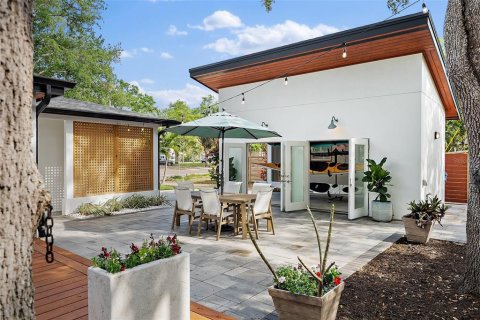 House in Saint Petersburg, Florida 3 bedrooms, 115.57 sq.m. № 1608509 - photo 13