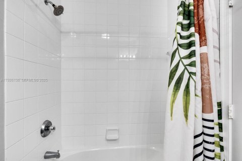 Casa en venta en Boynton Beach, Florida, 3 dormitorios, 184.97 m2 № 1985848 - foto 28