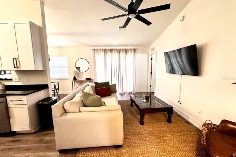 Casa en alquiler en Mount Dora, Florida, 3 dormitorios, 124.67 m2 № 1879579 - foto 5