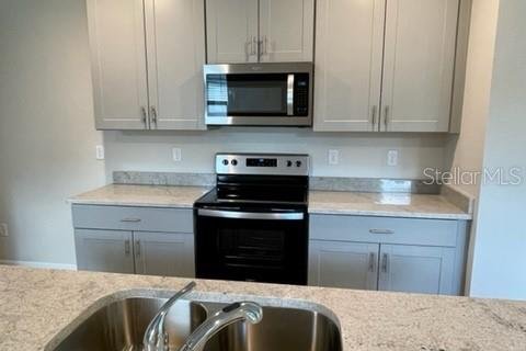 Casa en alquiler en Zephyrhills, Florida, 4 dormitorios, 156.26 m2 № 1774971 - foto 7