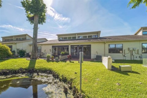 Condo in Tavares, Florida, 2 bedrooms  № 1900570 - photo 2