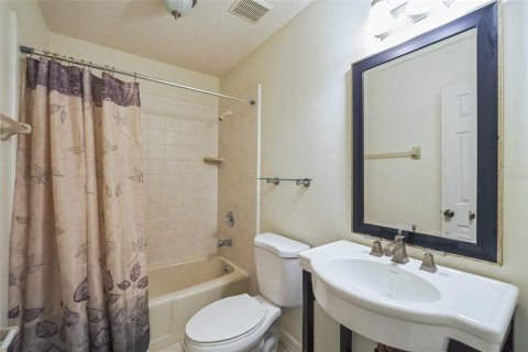 Condo in Tavares, Florida, 2 bedrooms  № 1900570 - photo 14