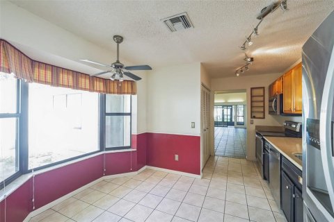 Condo in Tavares, Florida, 2 bedrooms  № 1900570 - photo 11