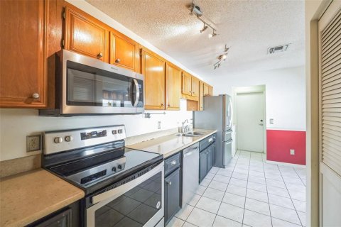 Condo in Tavares, Florida, 2 bedrooms  № 1900570 - photo 10