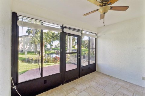 Condo in Tavares, Florida, 2 bedrooms  № 1900570 - photo 7
