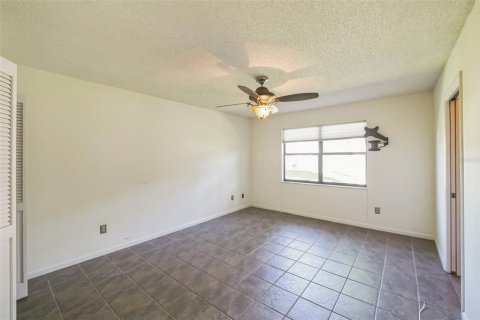 Condo in Tavares, Florida, 2 bedrooms  № 1900570 - photo 19