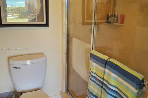 Condominio en venta en Sunny Isles Beach, Florida, 1 habitación, 194.17 m2 № 1696152 - foto 6