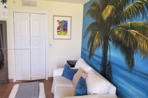 Condominio en venta en Sunny Isles Beach, Florida, 1 habitación, 194.17 m2 № 1696152 - foto 4