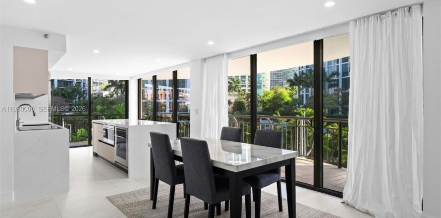 Condominio en Miami, Florida, 3 dormitorios № 2088364