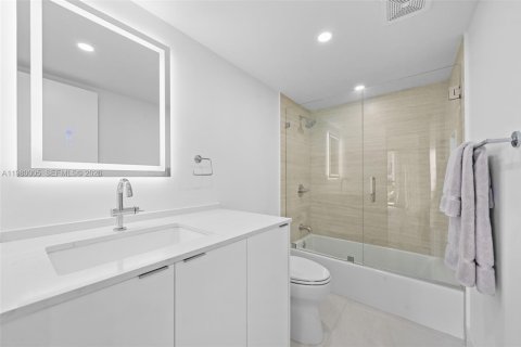 Condominio en venta en Miami, Florida, 3 dormitorios, 156.26 m2 № 2088364 - foto 17
