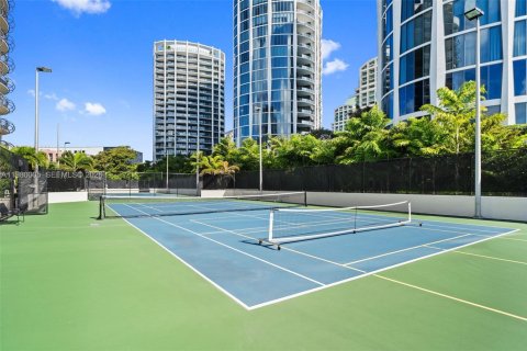 Condominio en venta en Miami, Florida, 3 dormitorios, 156.26 m2 № 2088364 - foto 19