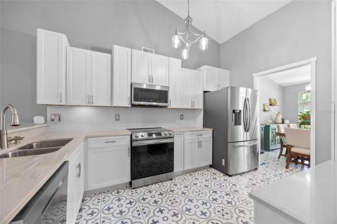House in Kissimmee, Florida 4 bedrooms, 189.89 sq.m. № 1881157 - photo 8