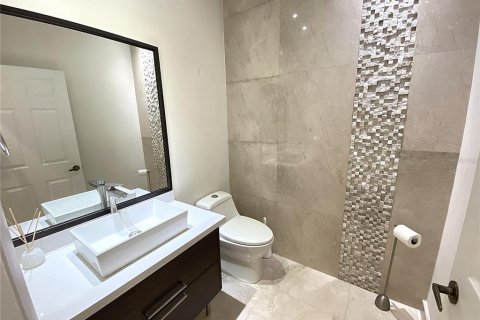 House in Weston, Florida 4 bedrooms, 208.1 sq.m. № 1800188 - photo 23